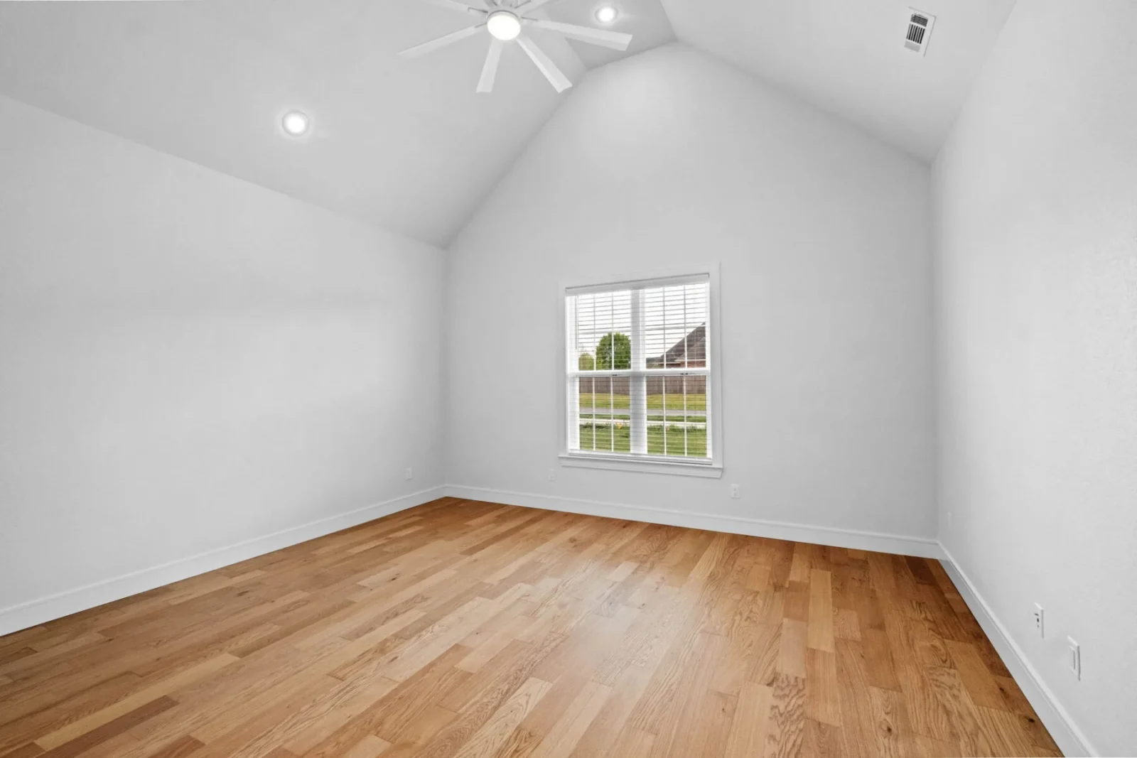 6485 Courtland Ave, Springdale, AR 72762