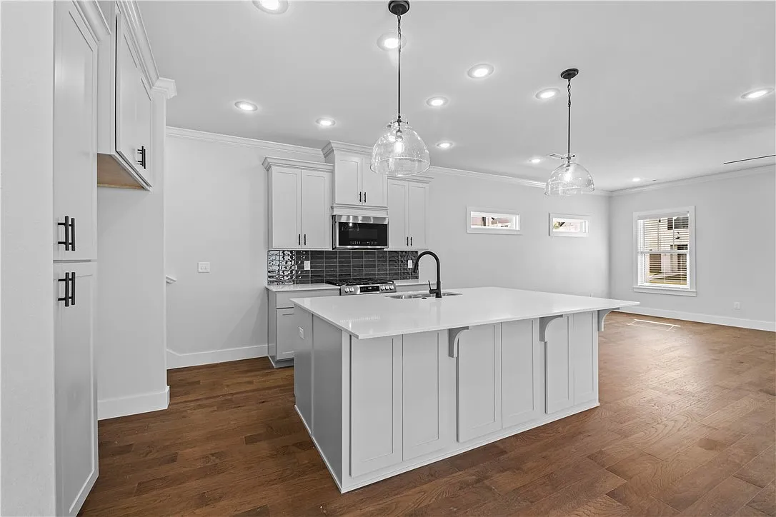 4448 W Bronco Dr, Fayetteville, AR 72704