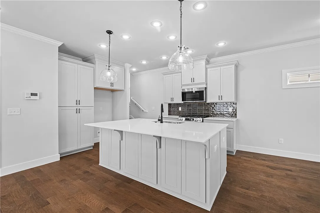 4448 W Bronco Dr, Fayetteville, AR 72704