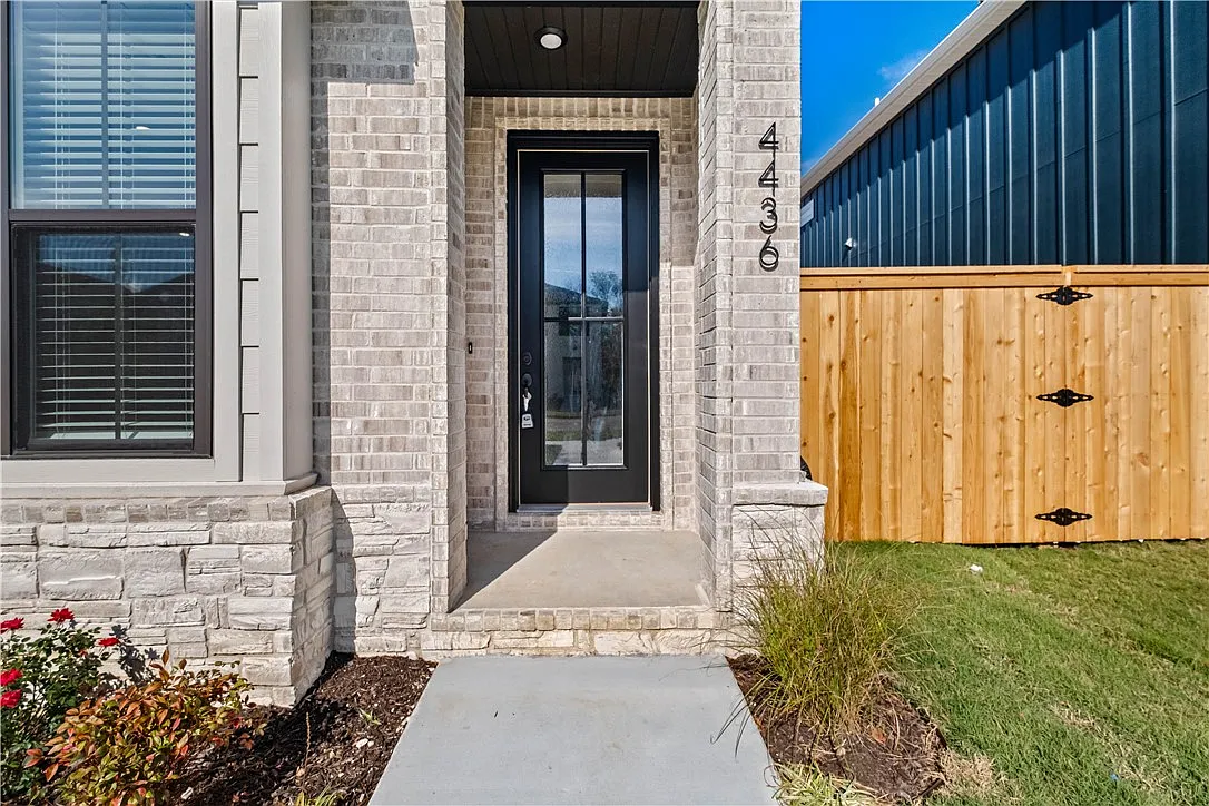 4436 W Bronco Dr, Fayetteville, AR 72704