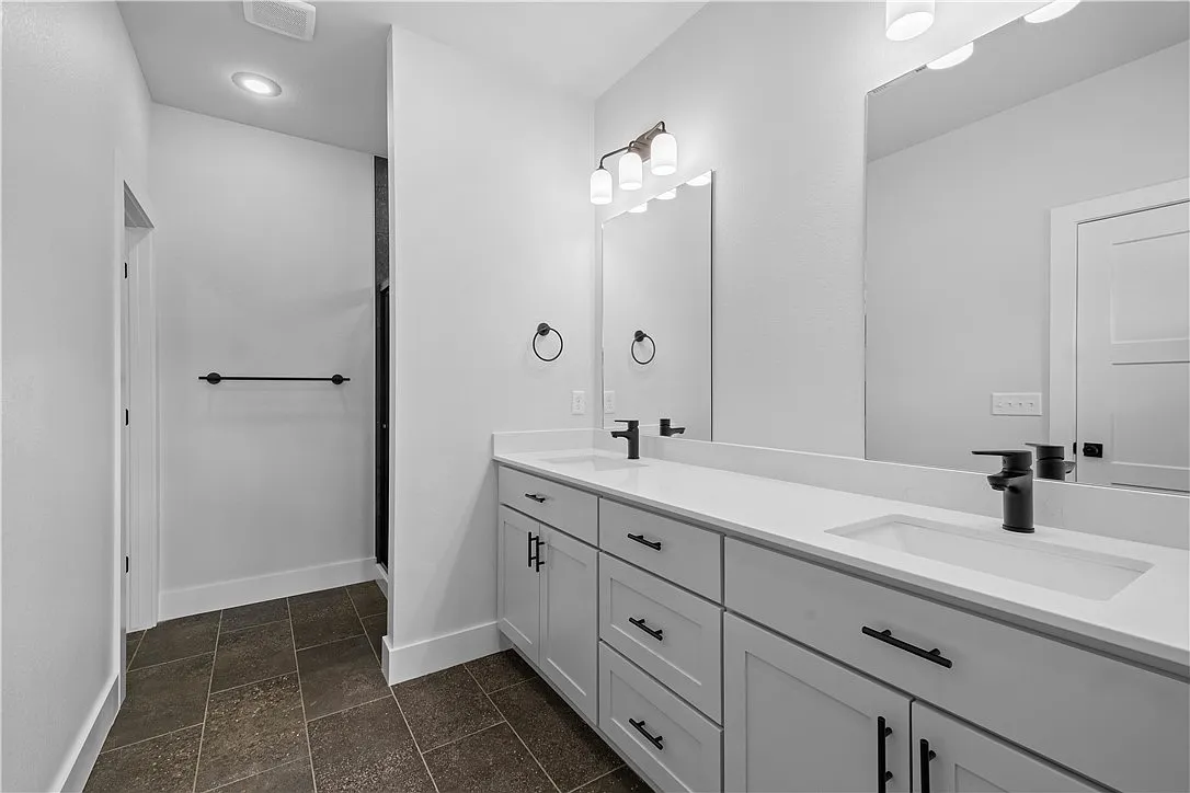 4448 W Bronco Dr, Fayetteville, AR 72704