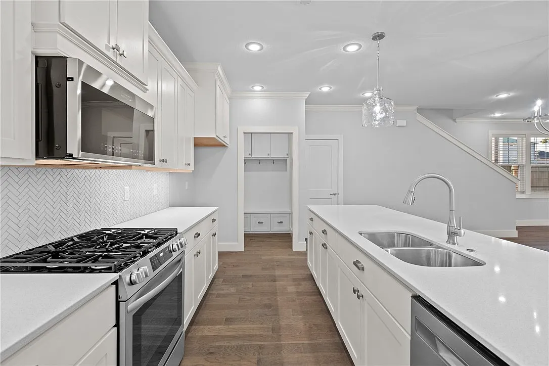 4376 W Bronco Dr, Fayetteville, AR 72704