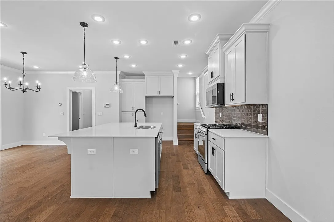 4448 W Bronco Dr, Fayetteville, AR 72704