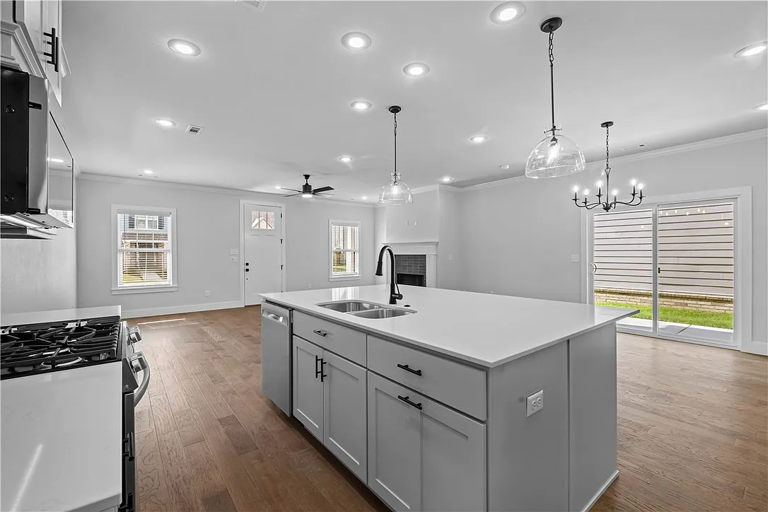 4448 W Bronco Dr, Fayetteville, AR 72704