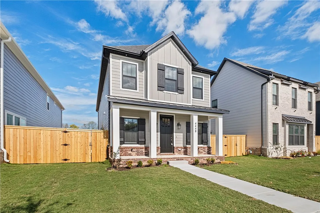 4448 W Bronco Dr, Fayetteville, AR 72704
