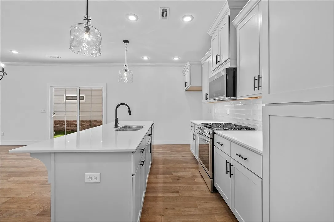 4436 W Bronco Dr, Fayetteville, AR 72704