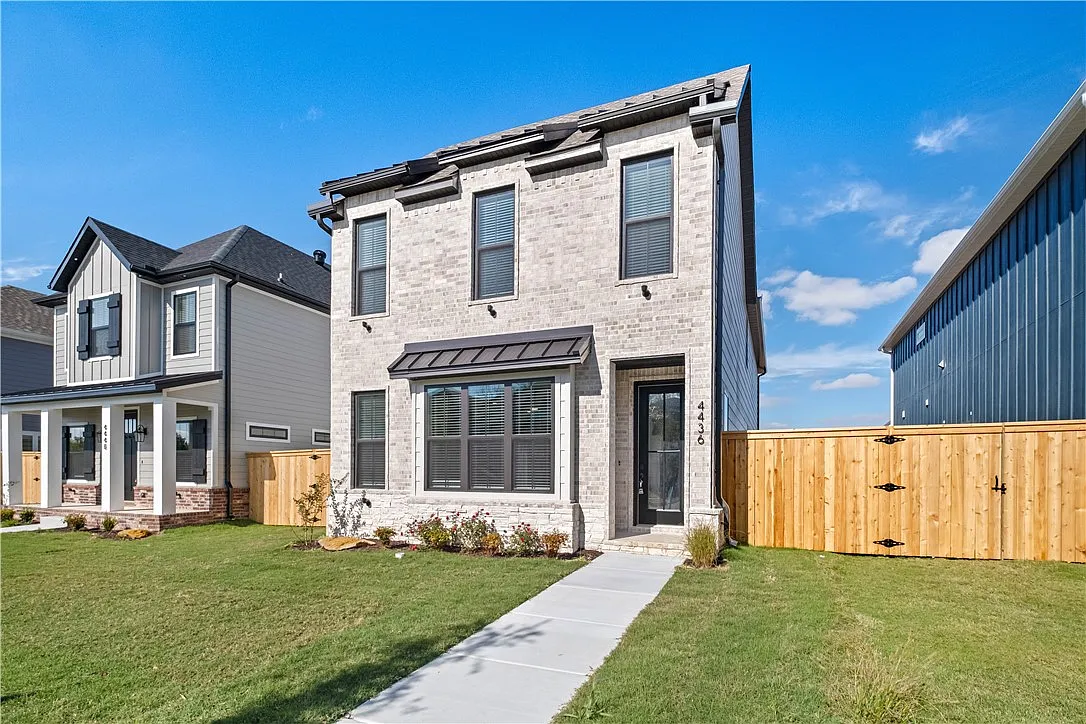 4436 W Bronco Dr, Fayetteville, AR 72704