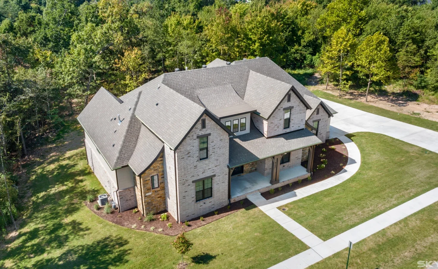 Beautiful homes aren’t built by accident.
Each home is carefully planned, thoughtfully designed, and built with attention to detail at every stage. From natural light and balanced layouts to durable materials and refined finishes, every decision is made with long-term livability in mind.
Our homes are designed by a dedicated in-house designer and built by a team that values quality, consistency, and craftsmanship. The result is a home that feels intentional, well-proportioned, and made to last.
