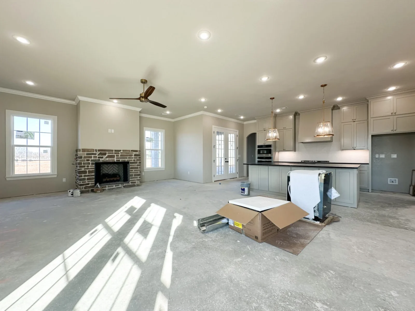 6534 Courtland Ave, Springdale, AR 72762