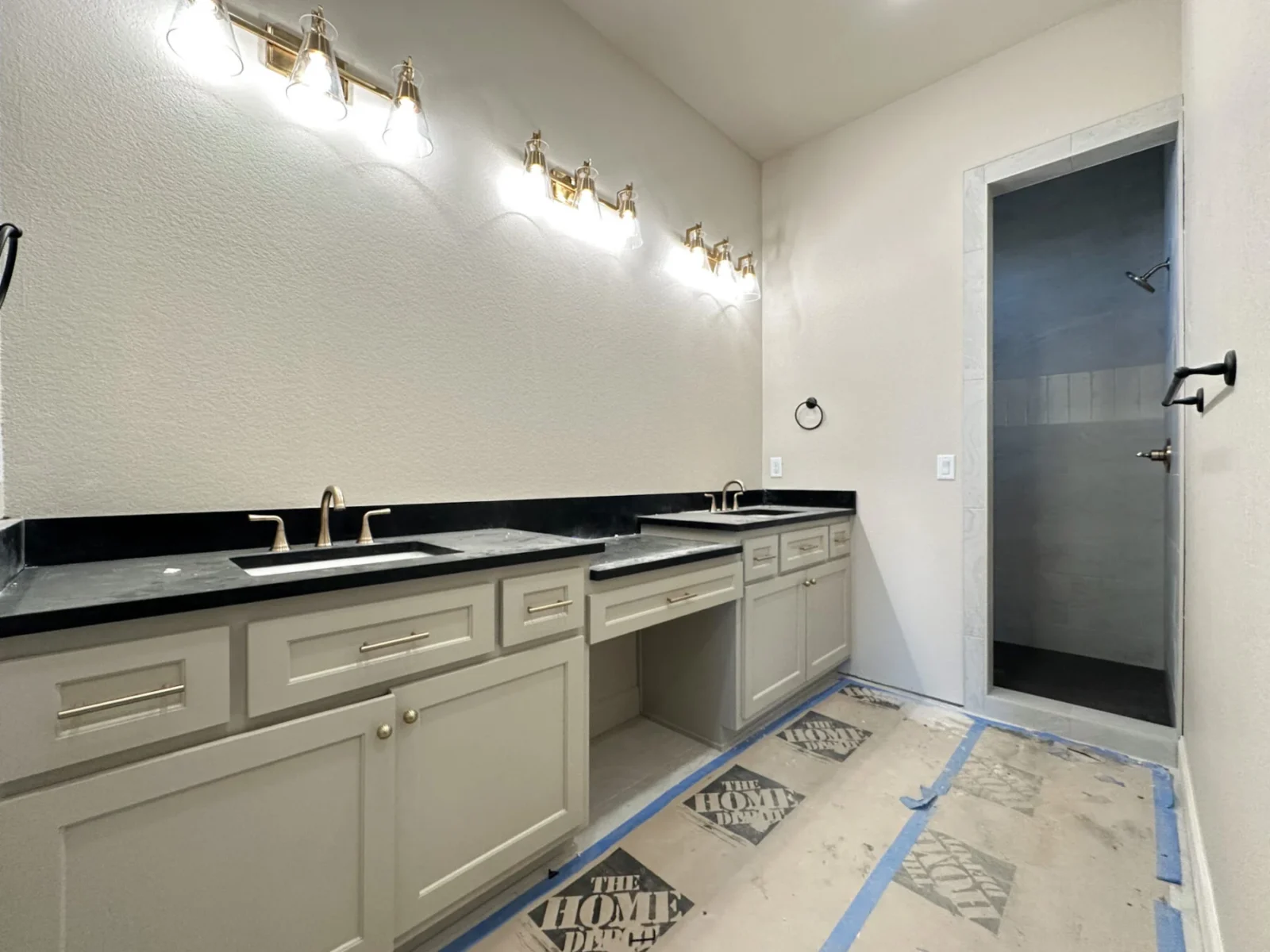 6534 Courtland Ave, Springdale, AR 72762