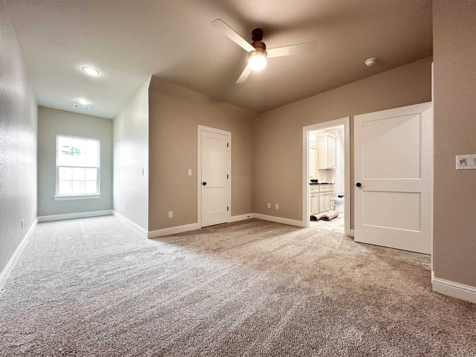 6534 Courtland Ave, Springdale, AR 72762