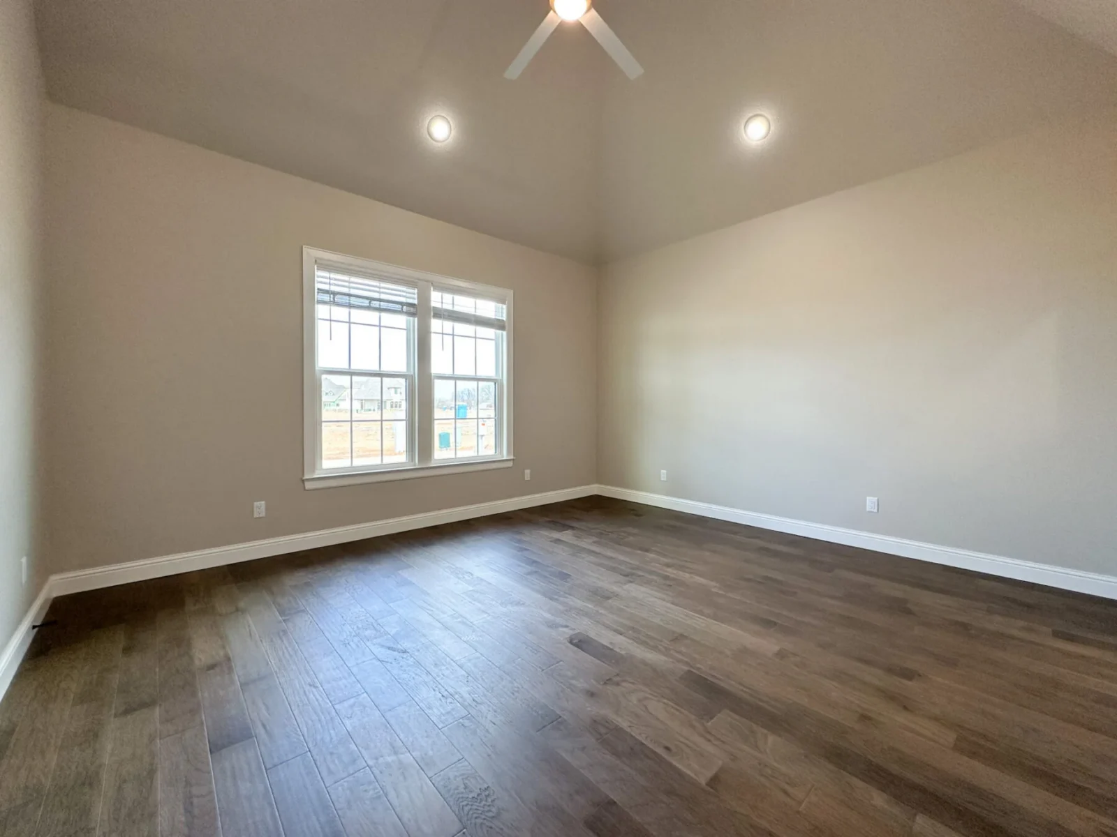 6534 Courtland Ave, Springdale, AR 72762