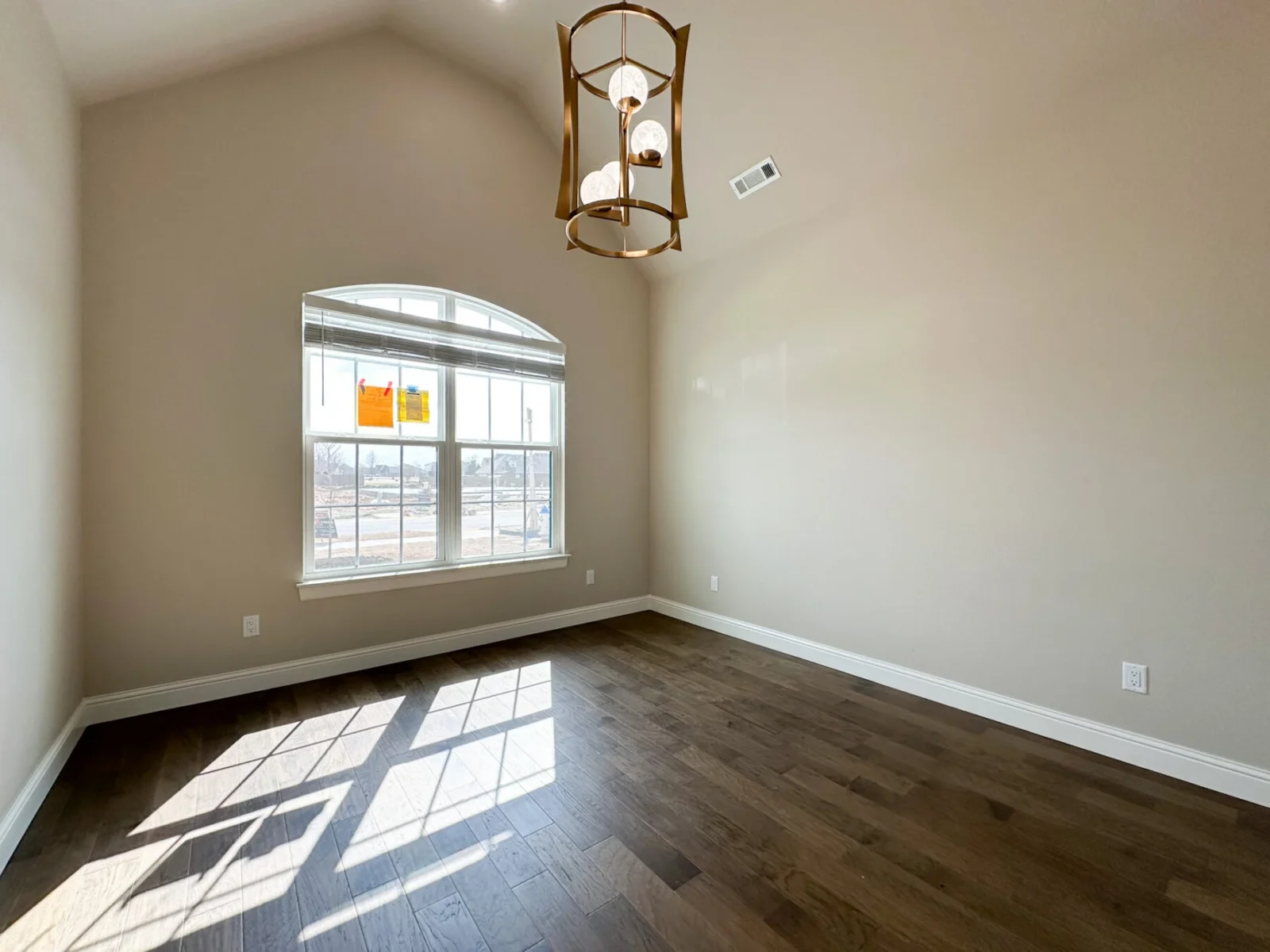 6534 Courtland Ave, Springdale, AR 72762