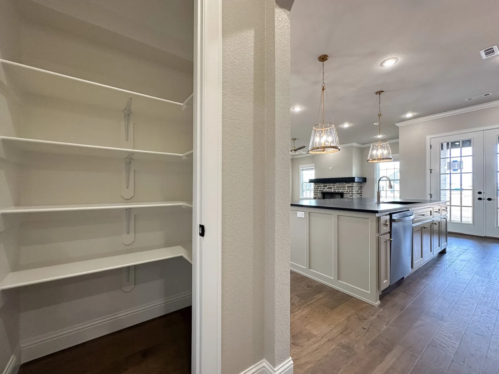 6534 Courtland Ave, Springdale, AR 72762