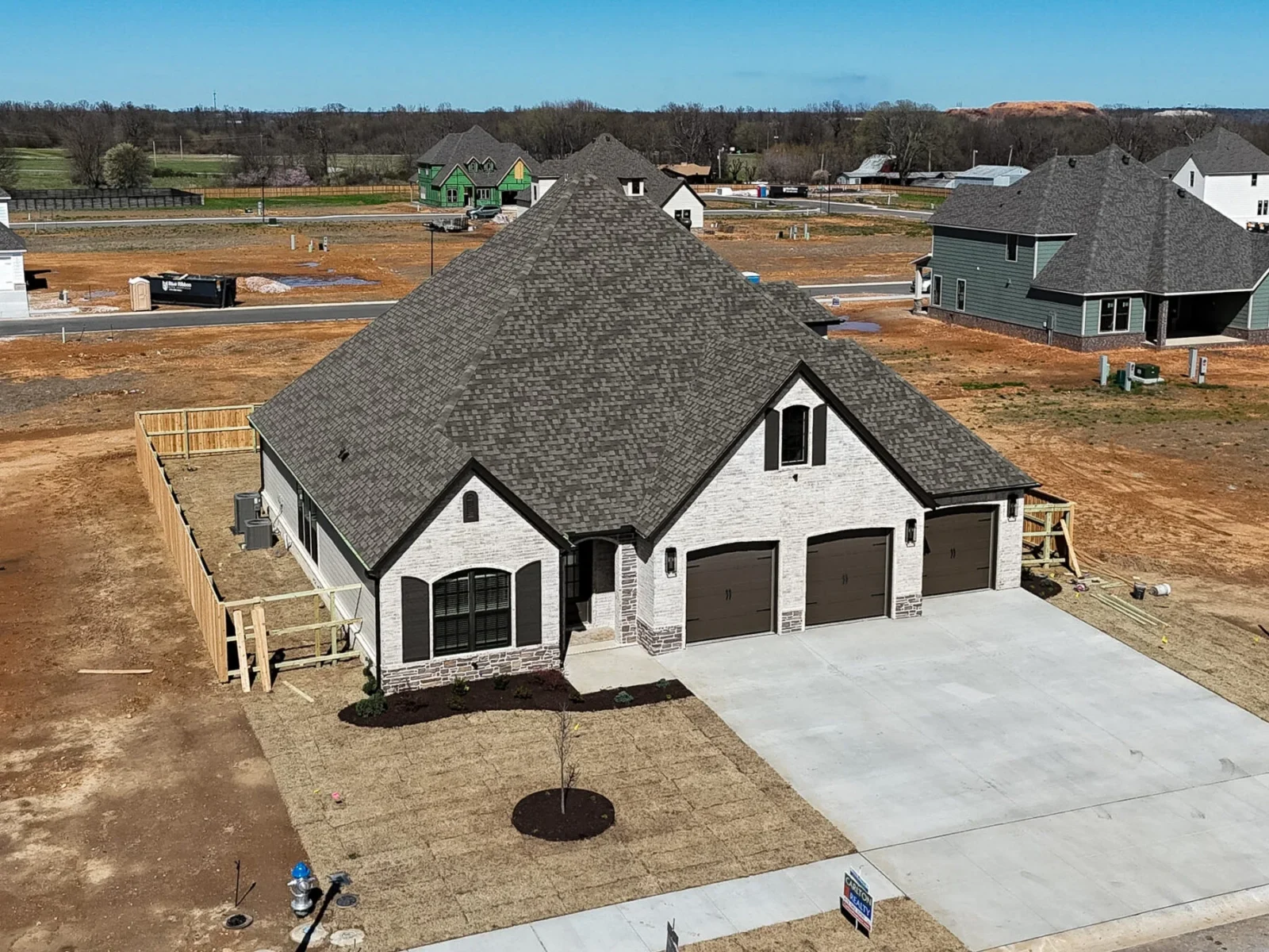 6534 Courtland Ave, Springdale, AR 72762