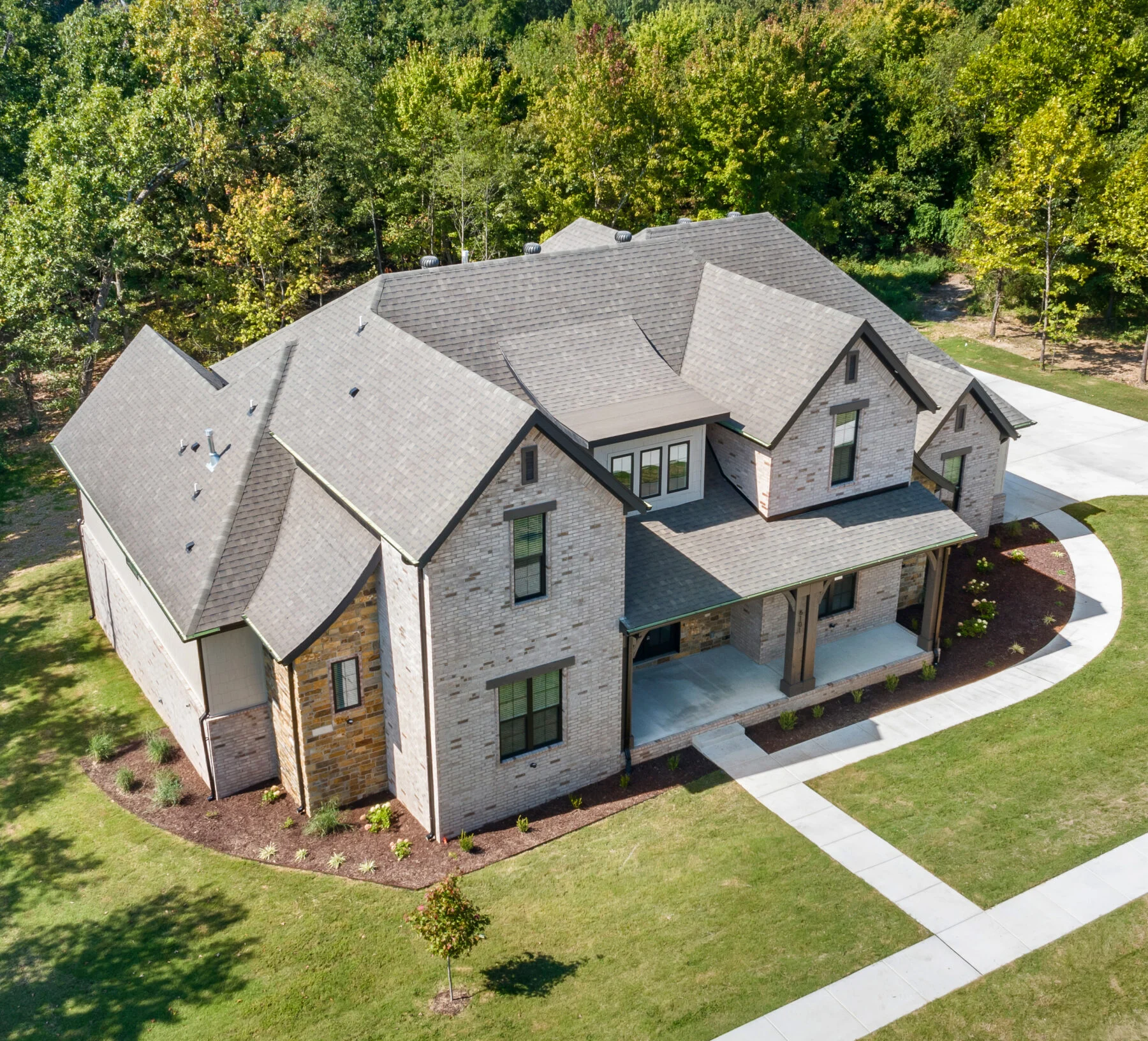 Beautiful homes aren’t built by accident.
Each home is carefully planned, thoughtfully designed, and built with attention to detail at every stage. From natural light and balanced layouts to durable materials and refined finishes, every decision is made with long-term livability in mind.
Our homes are designed by a dedicated in-house designer and built by a team that values quality, consistency, and craftsmanship. The result is a home that feels intentional, well-proportioned, and made to last.
