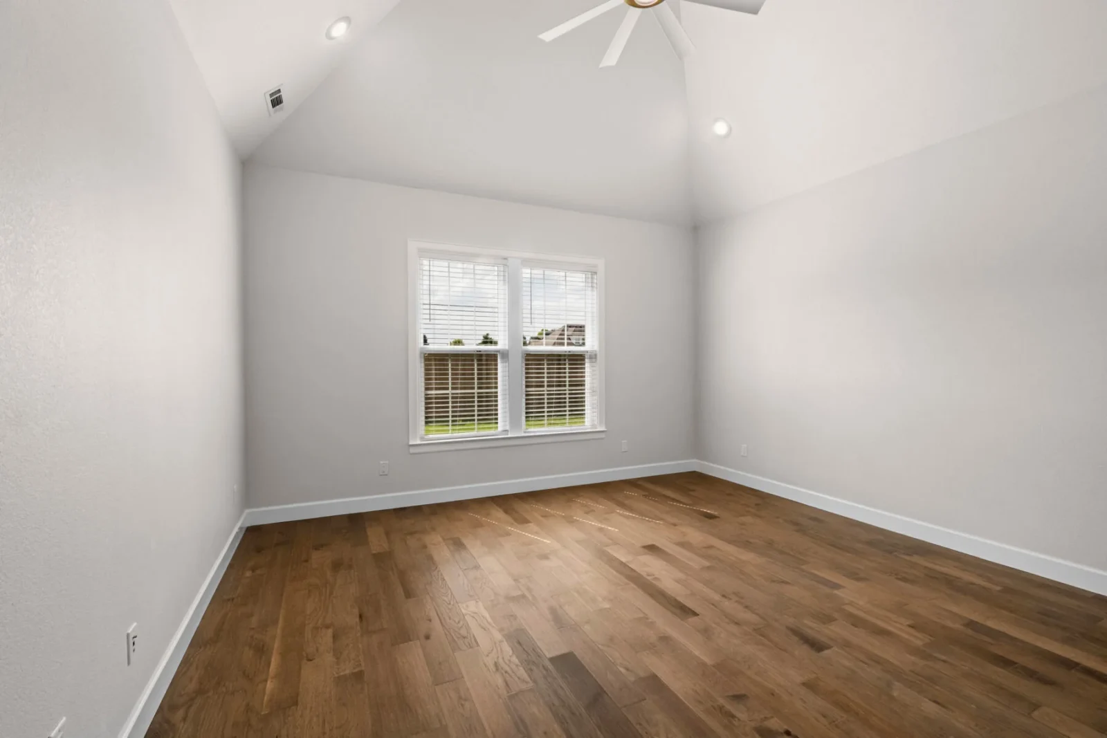 6557 Courtland Ave, Springdale, AR 72762
