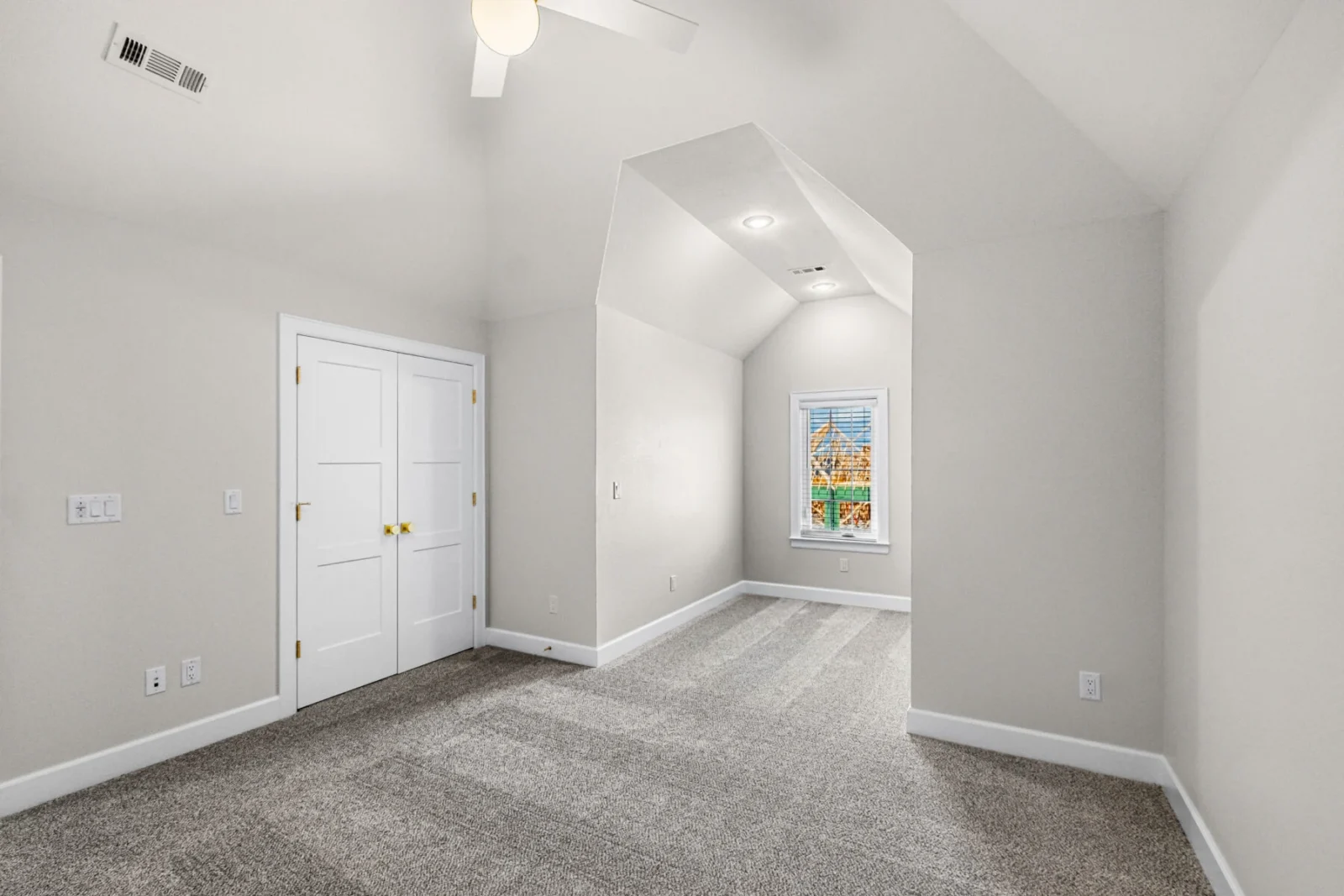 6557 Courtland Ave, Springdale, AR 72762