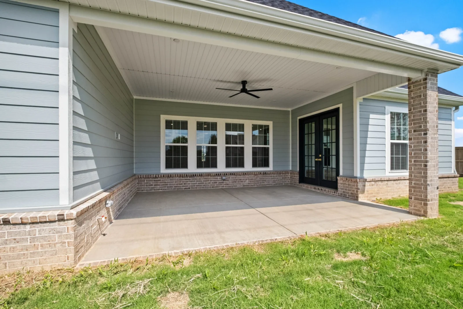 6557 Courtland Ave, Springdale, AR 72762