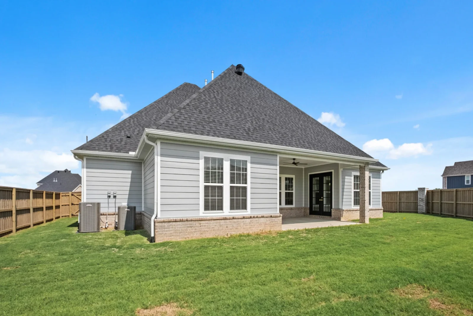 6557 Courtland Ave, Springdale, AR 72762