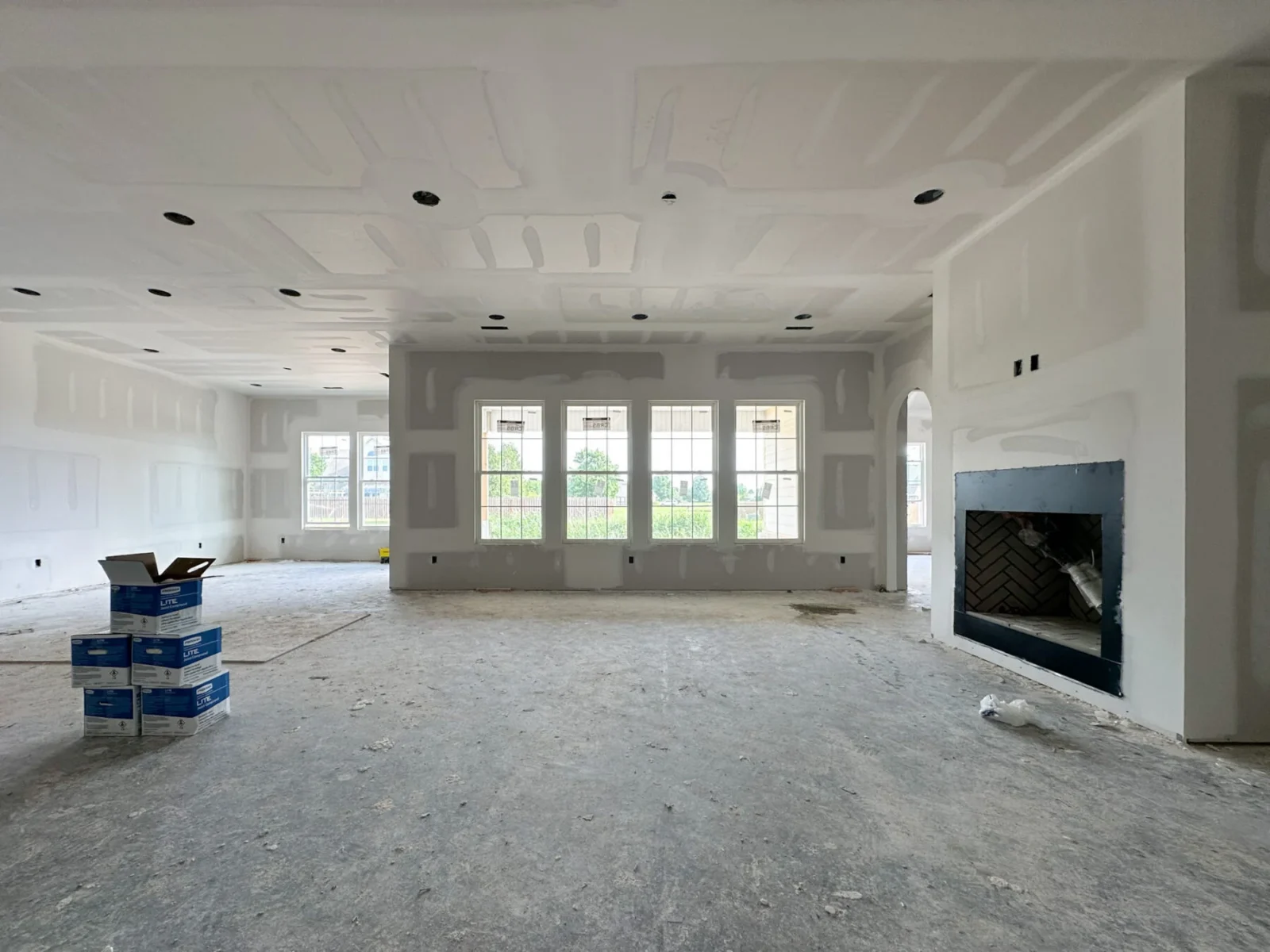 6557 Courtland Ave, Springdale, AR 72762