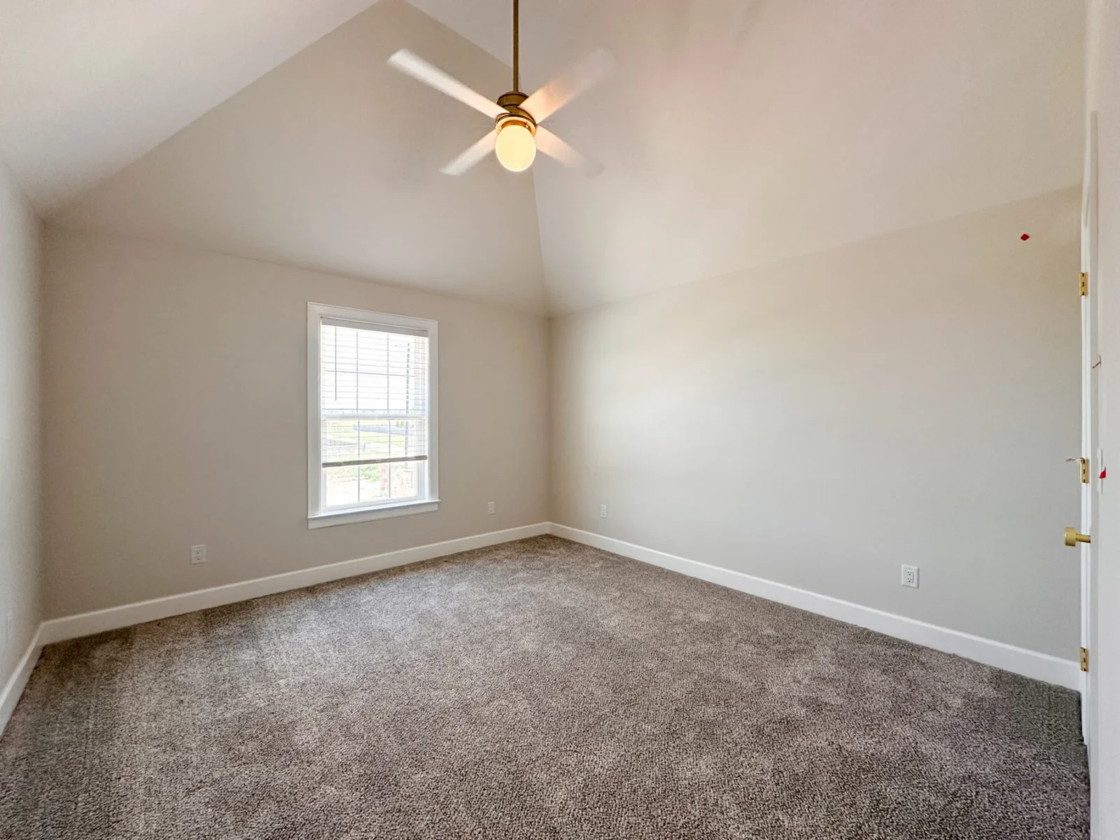 6557 Courtland Ave, Springdale, AR 72762