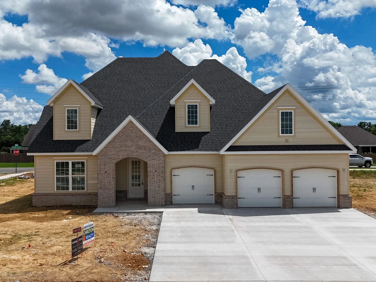 6557 Courtland Ave, Springdale, AR 72762