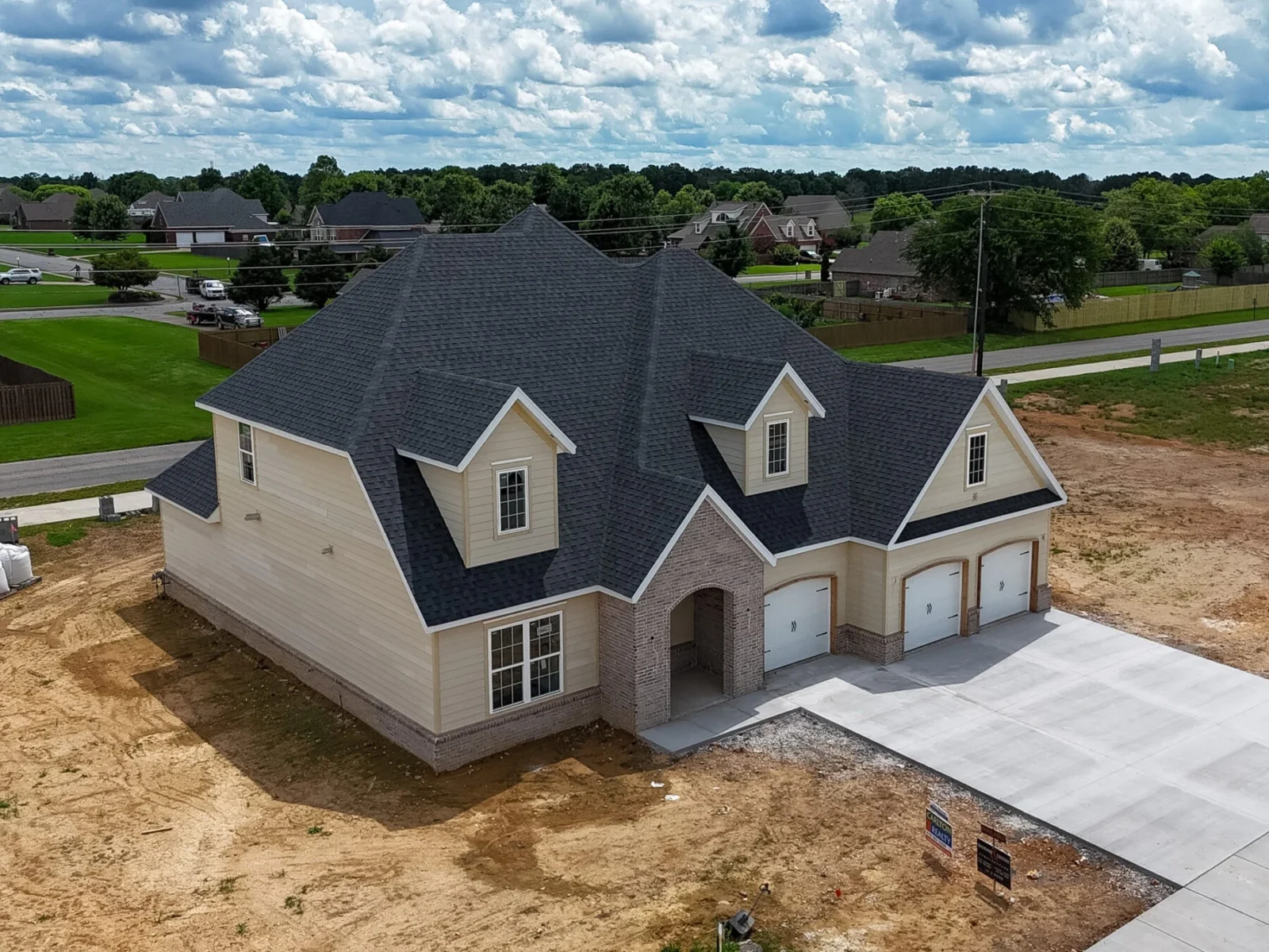6557 Courtland Ave, Springdale, AR 72762